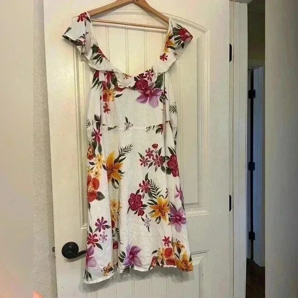 ✨️Old Navy woman's white floral Hawaiian Tropical Print Dress Size XXL - Picture 1 of 4